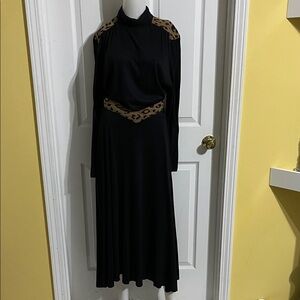 Vtg John Roberts adjustable leopard trimmed belted dress with peephole 9-10
